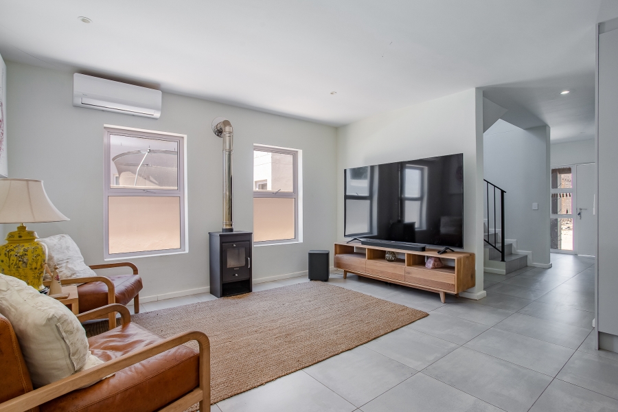 3 Bedroom Property for Sale in Mountain Crest Private Estate Western Cape